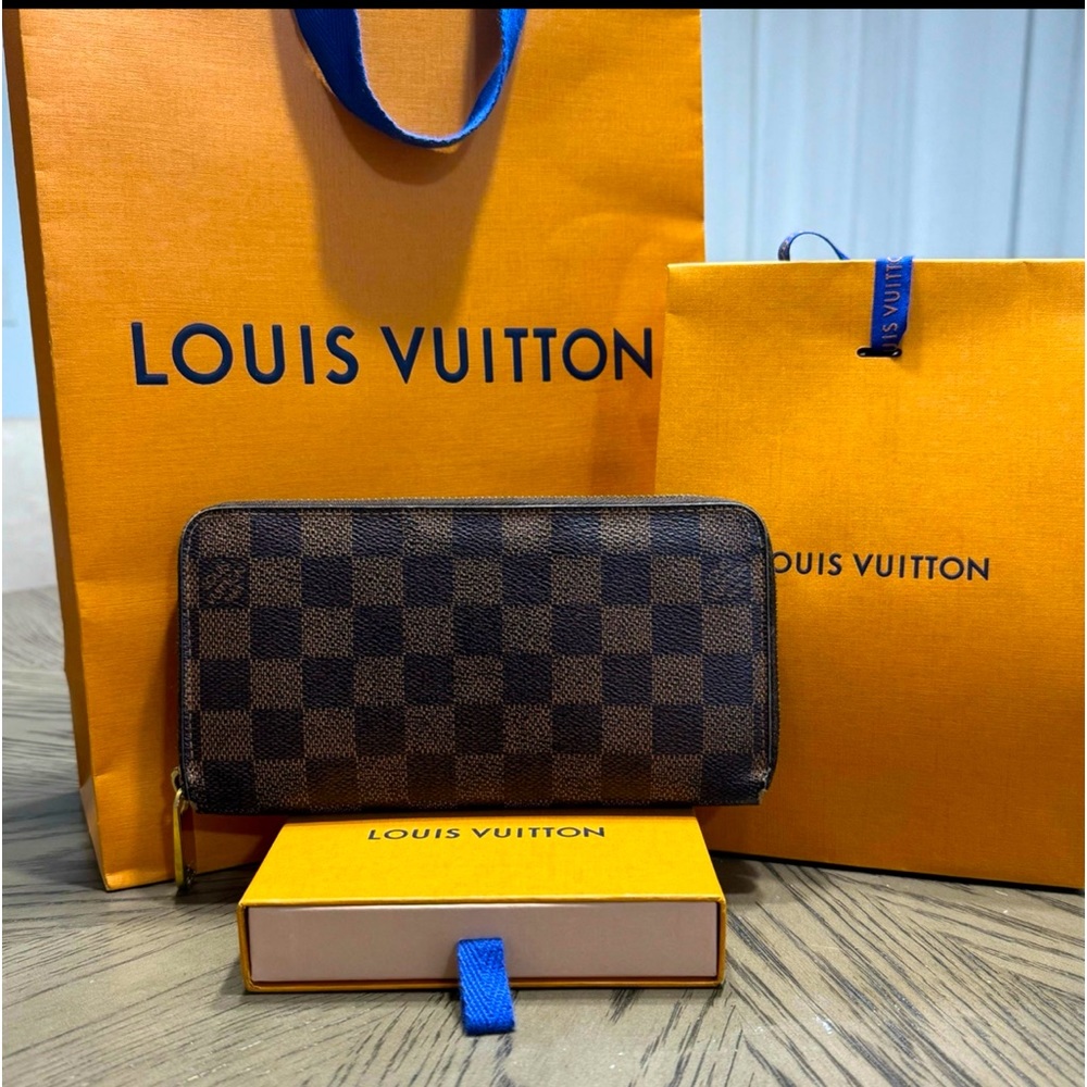 VTG Louis Vuitton Damier Zippy zip wallet